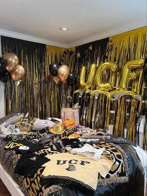 Bed College Decision, Ucf Bed Party, Ucf Aesthetic, Kyla Core, Ucf Grad, College Bed, College Decision, Bed Party, College Tour