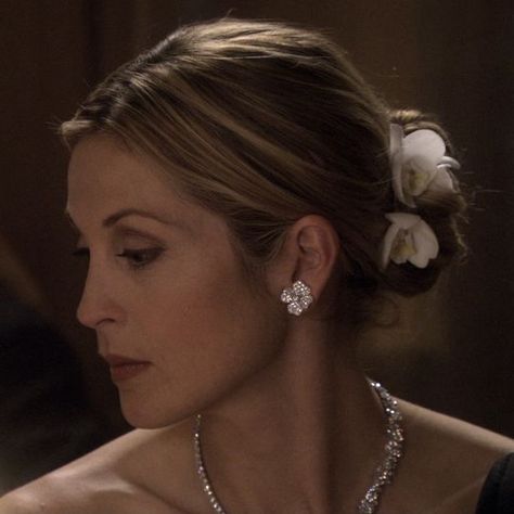 Kelly Rutherford Style, Lily Van Der Woodsen, Gossip Girl Aesthetic, Kelly Rutherford, Blair Waldorf, Old Money Aesthetic, Classy Chic, Rich Girl, Feminine Energy