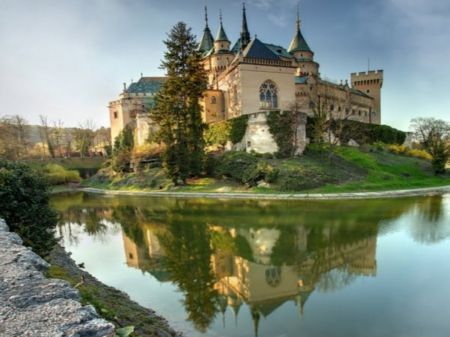 Abandoned Castles, Bojnice Castle, Castle Mansion, European Castles, Germany Castles, Neuschwanstein Castle, Castle Ruins, Voyage Europe, Beautiful Castles