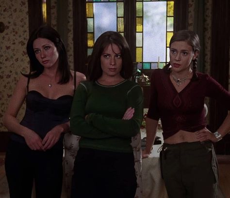 Art Core, Charmed Tv Show, How Soon Is Now, Charmed Tv, Charmed Sisters, Shannen Doherty, Outfit 90s, 90s Fashion Outfits, Witch Aesthetic