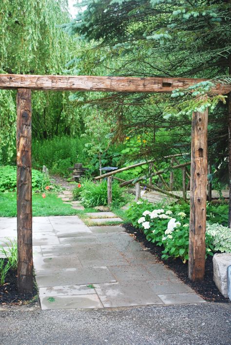 Japanese Arbor, Arbor Entrance, Zoo Design, Japanese Style Garden, Country Style Wedding, Country Gardens, Barn Board, Garden Pathway, Country Gardening