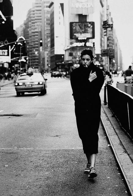 Contemplative walk in the city always helps me unwind Mia Tyler, Dane Dehaan, Dan Stevens, Peter Lindbergh, Liv Tyler, Phoebe Tonkin, Evan Peters, Foto Art, Black N White Images