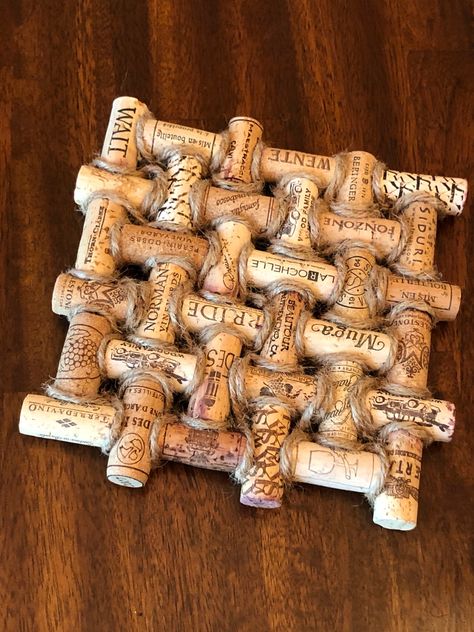 Finishing Some Cork Trivets – Sassy Sacs and More Cork Trivets, Wine Cork Trivet, Wine Cork Coasters, Trivets Diy, Cork Crafts Christmas, Wine Cork Diy Crafts, Wine Cork Projects, Cork Crafts Diy, Wine Cork Diy