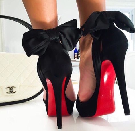 Loubitons Heels With A Bow, Christian Louboutin Outlet, Trendy Heels, Christian Louboutin Boots, Stunning Shoes, Hot Heels, Combat Boot, Prom Shoes, Gorgeous Shoes