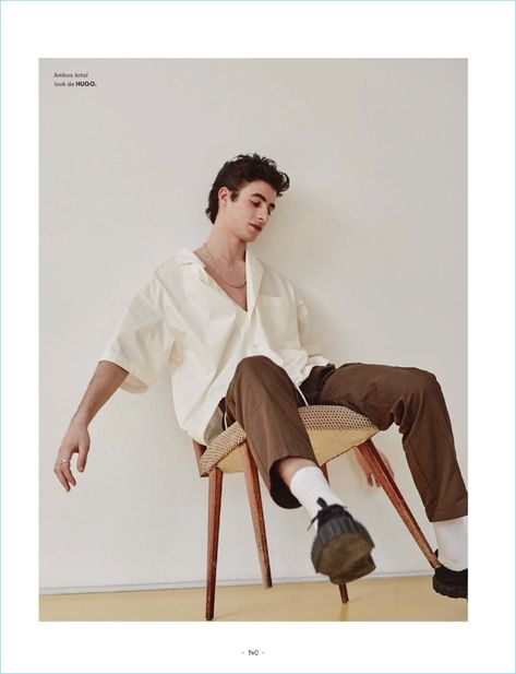 Oscar Kindelan | L'Officiel Hommes España | HUGO | 2018 | Editorial Oscar Kindelan, Mode Poses, Men Fashion Photoshoot, Mens Photoshoot Poses, Portrait Vintage, Portrait Photography Men, Mens Editorial, Men Photoshoot, Man Photography