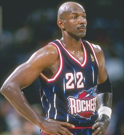 Clyde Drexler Clyde Drexler, School Basketball, Vintage Basketball, Nba Pictures, Sport Player, Nba Stars, Sports Figures, Sports Images, Basketball Pictures