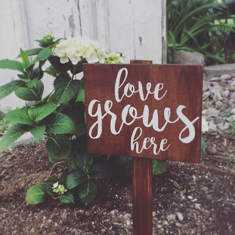 Garden Sign, "love grows here", Wooden Garden Sign, Plant Sign, Rustic Sign, Outdoor Decor, Porch, Outdoor Sign, Garden Decor Garden Diy Decoration Ideas, Compost Container, Love Grows Here, Plant Signs, Vintage Garden Decor, Diy Outdoor Decor, Diy Garden Furniture, Mantel Decor, Strawberry Fields