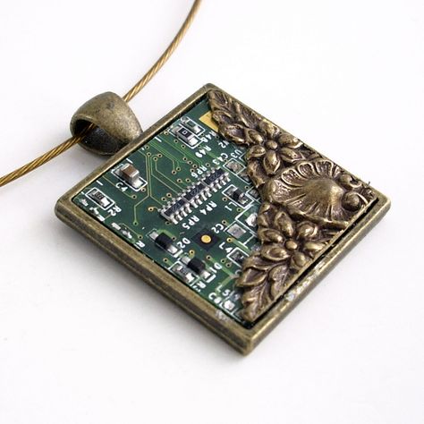 Circuit Board Jewelry, Engineer Jewelry, Circuit Jewelry, Computer Jewelry, Nerd Jewelry, Waste Art, Homemade Necklaces, Tech Jewelry, Computer Parts