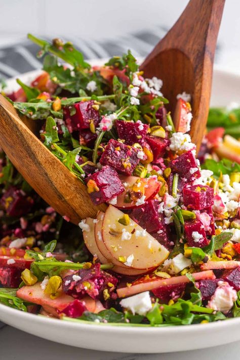 This beet salad is the perfect winter salad - it's packed with flavor, thanks to the roasted beets, peppery arugula, crunchy apples, and salty feta cheese. Beet Salad With Arugula, Leafy Salads, Beet Salad With Feta, Yellow Beets, Little Sunny Kitchen, Roasted Cauliflower Salad, Entertaining Menu, Beet Salad Recipes, Raw Beets