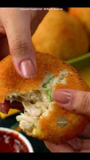 Get ready to tantalize your taste buds with this Crispy and Yummy Chicken Bread recipe! It's the perfect combination of crispy chicken goodness and delectable bread, making it an absolute crowd-pleaser. Whether it's for a snack, brunch, or dinner, this dish is bound to satisfy your cravings. Click to discover the secret to its mouthwatering flavor! #ChickenBread #DeliciousRecipes #ComfortFood Easy Iftar Recipes, Chicken Starter Recipes, Chicken Tenderloin Recipes, Spicy Snacks Recipes, Iftar Recipes, Tandoori Masala, Vegetarian Fast Food, Tastemade Recipes, Vegetarian Snacks Recipes