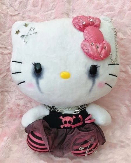 Hello Kitty Plush Aesthetic, Hello Kitty Scary, Creepy Hello Kitty, Scary Hello Kitty, Hello Kitty Grunge, Hello Kitty Plushies, Sanrio Plushies, Hello Kitt, Hello Kitty Gifts