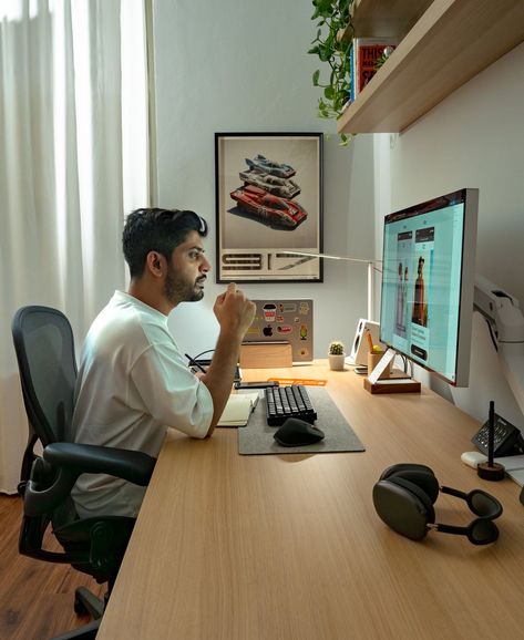 Minimal and Functional Workspace of a Creative Director Wfh Desk Setup, Minimal Desk Setup, Wfh Desk, Minimal Desk, Design Studio Workspace, Apple Pro, Appreciate Everything, Computer Desk Setup, Home Studio Setup