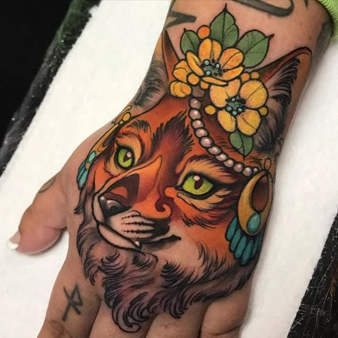 Hand Tattoos Animals, Fox Hand Tattoo, Left Hand Tattoo, Fox Tattoo Design, X Tattoo, Floral Tattoo Sleeve, Hand Tattoos For Women, Cute Little Tattoos, Traditional Tattoo Design