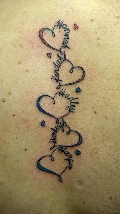 Kid Name Tattoo Ideas Mothers, Tato Nama, Mother Tattoos For Children, Mum Tattoo, Kid Name Tattoo, Bracelet Tattoo, Tattoos With Kids Names, Mother Tattoos, Name Tattoo Designs