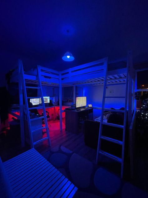 Modern Teen Boy Bedroom Led Lights, Bunk Bed Gaming Room, Gaming Setup Under Loft Bed, Loaf Bed, Teenager Boys Bedroom Ideas, Cool Beds For Boys, Boys Bedroom Bunk Beds, Teenage Retreat, Boys Loft Beds