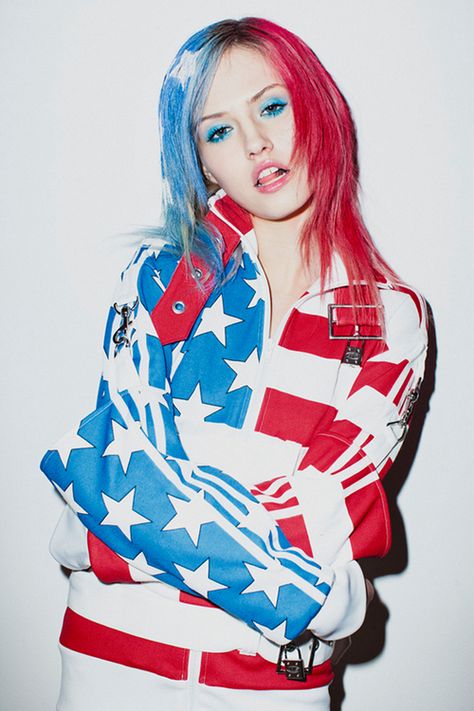 Jeremy Scott Adidas, Charlotte Free, Jeremy Scott, Adidas X, Battlefield, Outfits Aesthetic, Fast Fashion, Red White And Blue, American Girl