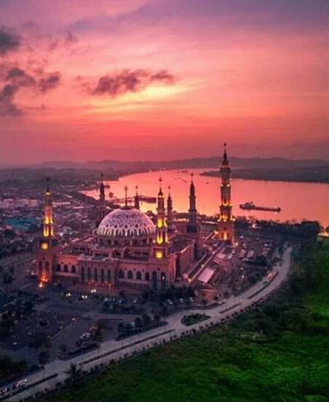 Islamic Center Samarinda, East Kalimantan, Indonesia. Paris, East Kalimantan, Drone Flying, Islamic Center, Drone Pilot, Drone Photography, Paris Skyline, Bucket List, Photographer