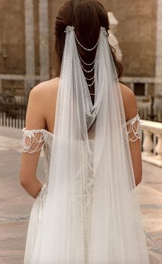 Hair Details, Dream Wedding Ideas Dresses, Fantasy Wedding, Mod Wedding, Wedding Veils, Wedding Veil, Wedding Dress Inspiration, Dresses To Wear To A Wedding, Bride Bridal