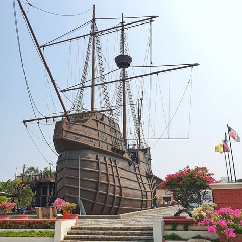 Flor De La Mar - the Melaka Maritime Museum Maritime Museum Design, Maunsell Sea Forts, Flora Marina, Moca Museum Thailand, Ushaka Marine World, Strait Of Malacca, Submarine Museum, Travel Malaysia, Malaysia Truly Asia