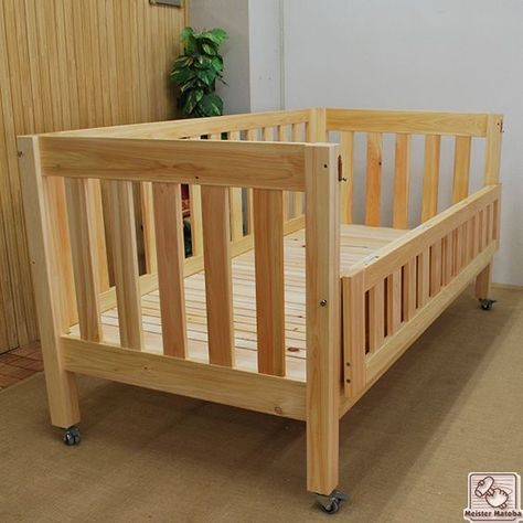 Cribs For Small Spaces, Baby Bedside Sleeper, Wooden Baby Crib, Kids Bedroom Furniture Design, Baby Crib Diy, Baby Crib Sets, Baby Cot Bedding, Diy Crib, Stylish Bedroom Design