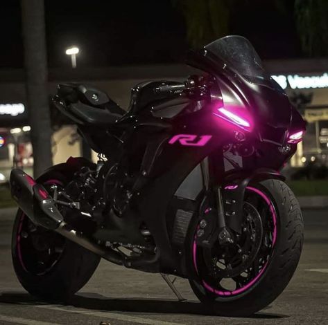 Cars India, Pink Motorcycle, Motocross Love, Image Moto, Motorcross Bike, Bike Aesthetic, Custom Sport Bikes, Pink Bike, Motorcycle Aesthetic