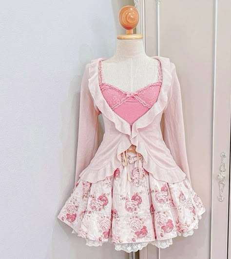 Pink Fairy Core Outfits, Shoujo Outfits, Himekaji Outfits, Kawaii Outfit Ideas, Shoujo Girl, Girly Clothes, Creation Couture, Pink Outfits, Really Cute Outfits