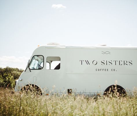 Cute Coffee Truck, Cafe On Wheels, Coffee Truck Aesthetic, Coffee Truck Ideas, Coffee Camper, Coffee Trucks, Stylist Studio, Mobile Coffee Cart, Coffee Food Truck