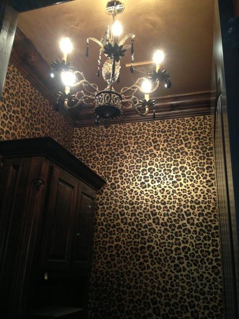 animal print home decor Leopard Print Home, Leopard Print Wallpaper, Y2k Room, Leopard Wall, Wall Finishes, Dream Room Inspiration, Dream Apartment, Cute Room Decor, Dark Room