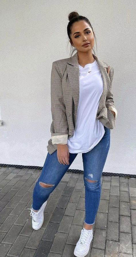 Jeans Flats Outfit Work, Work Safe Outfits, September Outfits Casual Plus Size, Women Causal Outfits Winter, Essential Fall Outfits, Jordan Office Outfit, Rainy Brunch Outfit Fall, Casual Shower Outfit For Guest, Cute Casual Outfits For Fall Comfy