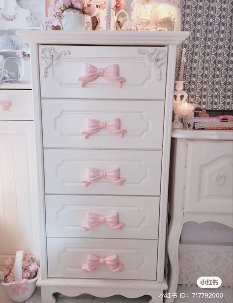 Princess Room Pink, Cute Pink House Aesthetic, Coquette Home Decor, Girly Furniture, Cute Drawers, Princess Home Decor, Cute Dresser, Princess Dresser, Pink Princess Room