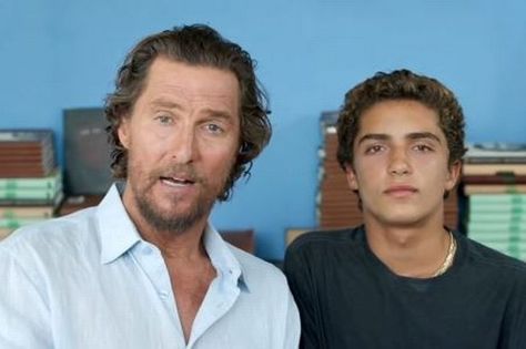 Matthew Mcconaughey 2023, Levi Mcconaughey, Matthew Mcconaughey Camila Alves, Matthew Mcconaughey Selfie, Matthew Mcconaughey Movies, Matthew Mcconaughey Book, Red Carpet Couples, Hollywood Couples, Cartoon Girl Drawing