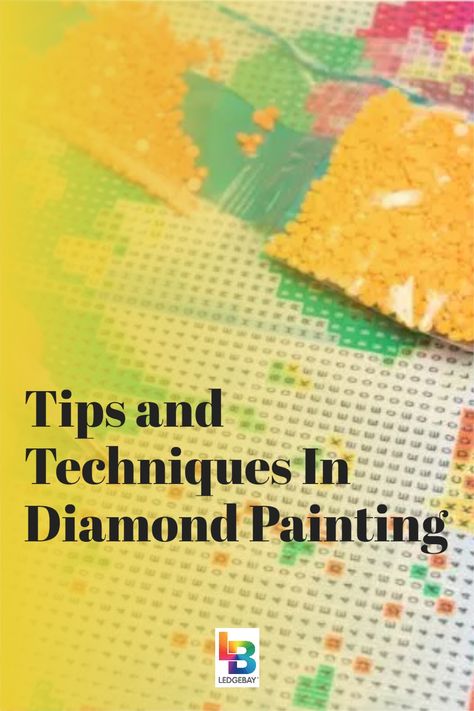 Diamond painting is a new creative hobby to make diamond art. Paint with diamonds is similar to traditional painting, but uses tiny diamond-like facets to produce a sparkling effect. Paint with diamonds has become incredibly popular in recent years, and for good reason! It is fun, creative, and relatively easy to do with the right tips. But how does diamond paints work? And what are the different kinds of diamond painting techniques? Diamond Art Tips And Tricks, How To Do Diamond Art, How To Frame Diamond Art, Diamond Art Hacks, Diamond Painting Hacks, Diamond Art Patterns Free, Painting Difficult, Diamond Craft, Odd Facts