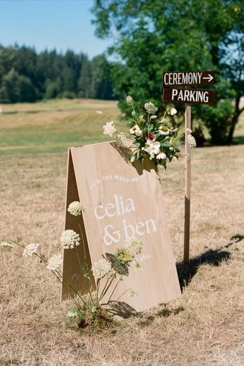 wedding welcome sign, wildflower wedding Entrance Seating, Jewel Tone Wedding Theme, Wedding Diys, Wedding Ceremony Signs, Wedding Signs Diy, Garden Party Wedding, Wedding Welcome Sign, Wildflower Wedding, 2024 Wedding