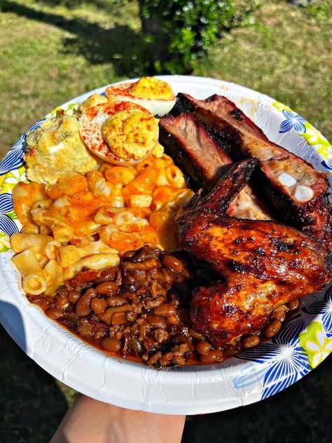 Bbq Black People, Black People Meal Ideas, Bbq Plates Ideas, Black Cookout Food, Party Food Black People, Black People Dinner Ideas, Shabbat Meals, American Deli, Cookout Dishes