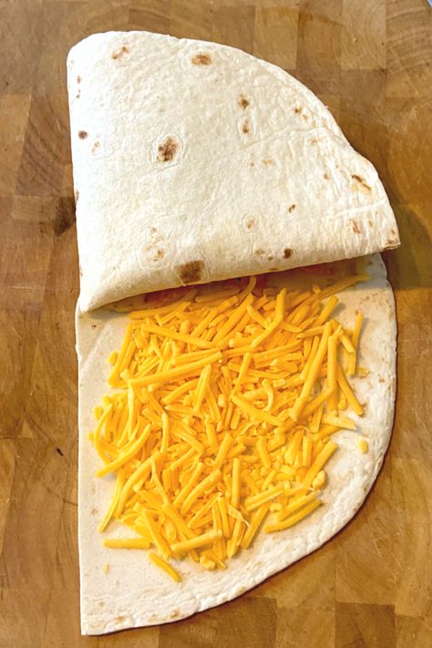 Homemade Crunchwraps - The Viral Tortilla Wrap Hack Recipe Pressed Wraps Recipes, Wrap Dough Recipe, Tortilla Taco Recipes, Tortilla Crunch Wrap Recipes, How To Make Crunch Wraps, Beef Sandwich With Tortilla, What To Do With Flour Tortillas, Tortilla Crunch Wrap, Mini Tortillas Wraps