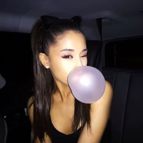 Ariana Grande & Bubblegum My Everything Ariana Grande, Ariana Grande Tumblr, Photo Star, Honeymoon Tour, Ariana Grande Photos, Ariana Grande Pictures, Ariana G, Scream Queens, Big Sean