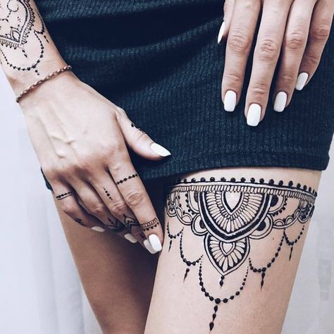 henna Arm Mendhi, Finger Doodles, Henna Thigh Tattoo, Henna Leg Tattoo, Thigh Henna, Lotus Henna, Cool Henna, Firefly Tattoo, Leg Henna Designs