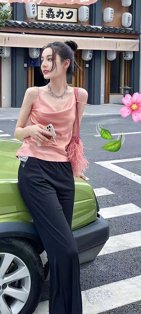 Dilraba Dilmurat Outfit, Dilraba Dilmurat Aesthetic, Dilraba Dilmurat Dress, Yg Style, Artis China, Dilireba Dilmurat, Dilreba Dilmurat, Studying Girl, Look Up Quotes