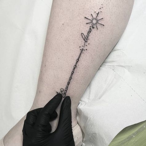 LUMOS #lumos #lumosmaxima #harrypotter #bacchettadisambuco #donidellamorte #jkrowling #tattoo #harrypottertattoo #luna #light #magic… Lumos Tattoo, Tiny Harry Potter Tattoos, Tattoo Harry Potter, Harry Potter Lumos, Tattoo Cafe, Harry Tattoos, Wand Tattoo, Hp Tattoo, Harry Potter Tattoos