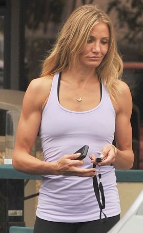 Holy Arms!!! Gym Outfits, Cameron Diaz Muscles, Cameron Diaz Workout, Athletic Bodies, Moda Academia, Celebrity Bodies, Michelle Lewin, Celebrity Workout, Cameron Diaz