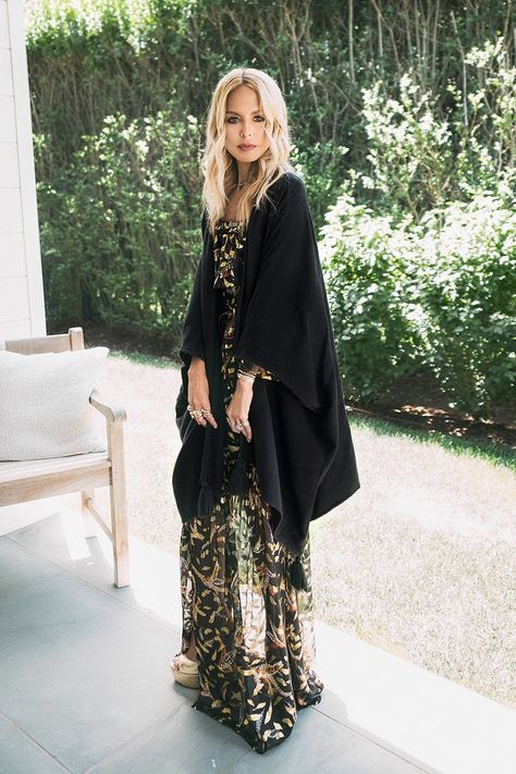 Rachel Zoe’s Obsessions For August Rachel Zoe Style Outfits, Productive Routine, Rachel Zoe Style, Boho Fashion Over 40, 40 Fashion Women, The Zoe Report, Style Muse, Estilo Boho Chic, Black Outfits