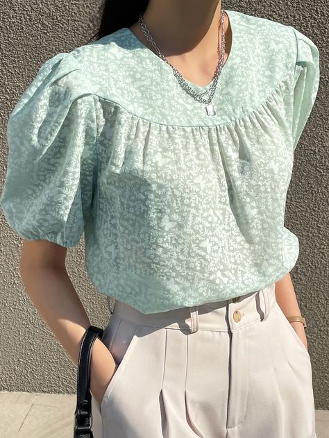 Blouse Inspiration, Floral Chiffon Skirt, Mint Blouse, Abaya Style, Stylish Wedding Dresses, Ladies Top, Floral Butterfly, Ladies Shirts, Classy Casual Outfits