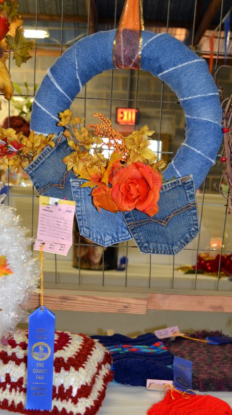 Blue Jeans And Country Dreams Fair, 4h Ribbon Display, County Fair Booth Ideas 4h, County Fair Projects Ideas, How To Display 4h Ribbons, State Fair Projects, 4h Fair Projects, 4h County Fair Projects, Fair Projects 4-h