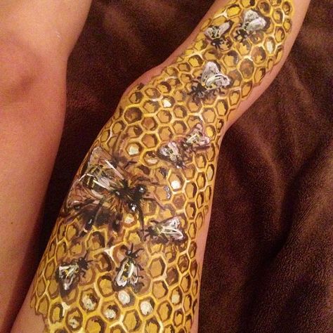 bee comb leb Beekeeper Tattoo, Beehive Tattoo Ideas, Honey Comb Leg Tattoo, Beehive Leg Tattoo, Bee Tattoo Ideas Realistic, Bee Hive Tattoo Design, Beehive Tattoo, Bee Hive Tattoo, Bee Tattoo Large