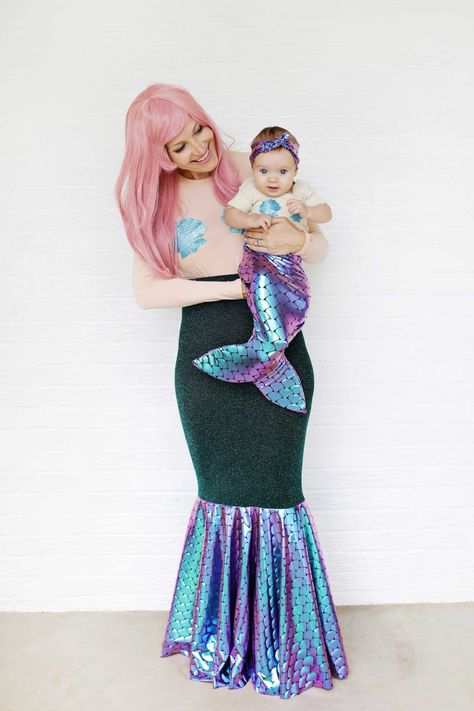 Mother Daughter Mermaids, Mother Daughter Costumes, Baby Shoes Tutorial, Mermaid Costume Diy, Mermaid Halloween Costumes, Baby Kostüm, Best Friend Halloween Costumes, Mermaid Halloween, Costume Tutorial