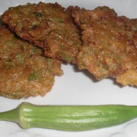 Fried Okra Patties Recipe, Okra Patties Recipe, Okra Patties, Southern Fried Okra, Best Amish Recipes, Fresh Okra, Soul Recipes, Roasted Okra, Okra And Tomatoes