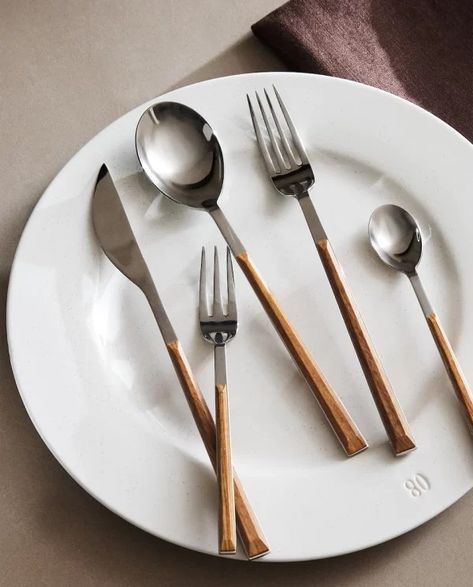 steel and wood flat ware Saint Marys, Stainless Steel Cutlery, Stainless Steel Flatware, Flatware Set, Zara Home, Danish Design, Wood Design, States Of America, Flatware