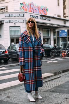 Blurred Edges: Vintage looks, modern style - Album on Imgur Trenchcoat Outfit, Winter Mode Outfits, Street Style 2018, Fall Fashion Coats, Statement Coat, Paris Fashion Week Street Style, Looks Street Style, Plaid Coat, Dream Style