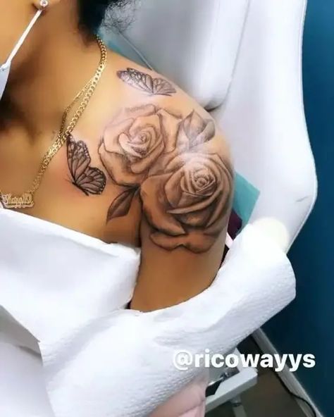 Shoulder Tattoo for Women—30 Sexy Design Ideas Girl Shoulder Tattoos, Cute Shoulder Tattoos, Rosen Tattoo Frau, Cute Thigh Tattoos, Arm Sleeve Tattoos For Women, 16 Tattoo, Girl Neck Tattoos, Rose Tattoos For Women, Hand Tattoos For Girls