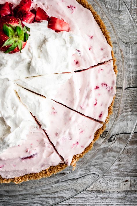 No-Bake Strawberry Cream Pie - Buckets of Yum Pie, No Bake Strawberry Cream Pie, Strawberry Ice Box Pie, Frozen Strawberry Pie, Strawberry Ice Cream Pie, Strawberry Icebox Pie, No Bake Strawberry Pie, Strawberry Cream Pie Recipe, Freezer Pie